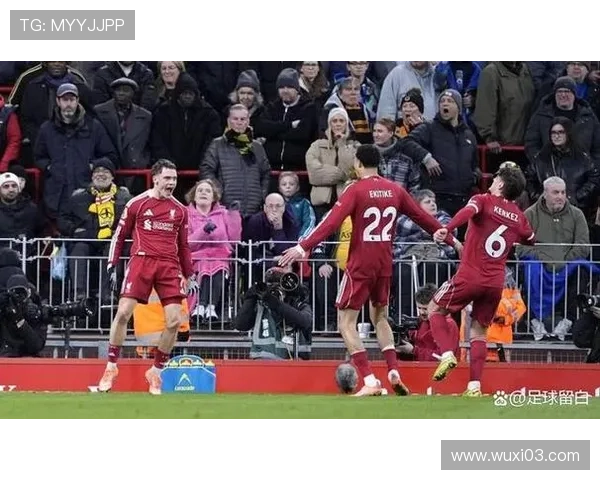 以维尔茨在安菲尔德享受荣耀时刻